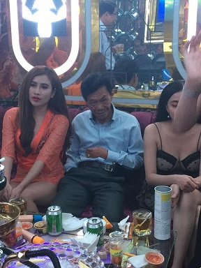 Karaoke liar jarak jauh