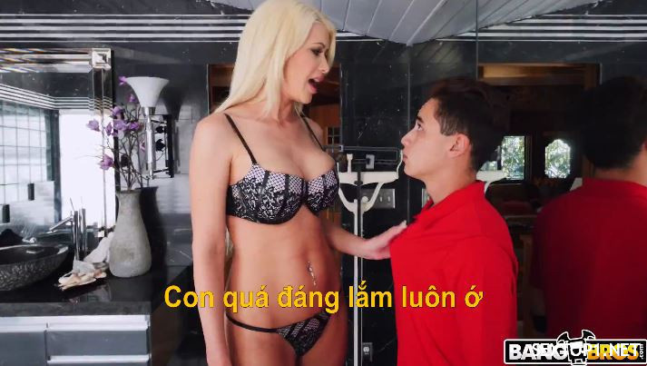 Menghukum anak yang mengintip ibu tiri mandi Vietsub