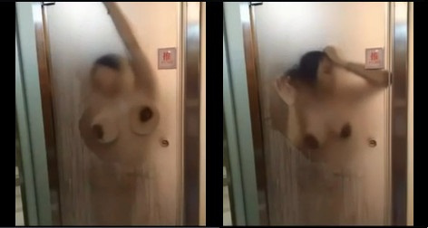 Mengemudikan pesawat ke atas di kamar mandi